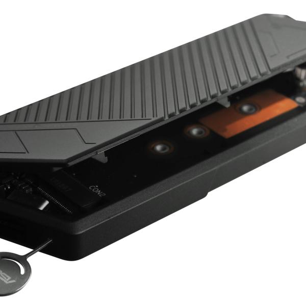 ASUS ROG STRIX ARION, чекмедже за SSD